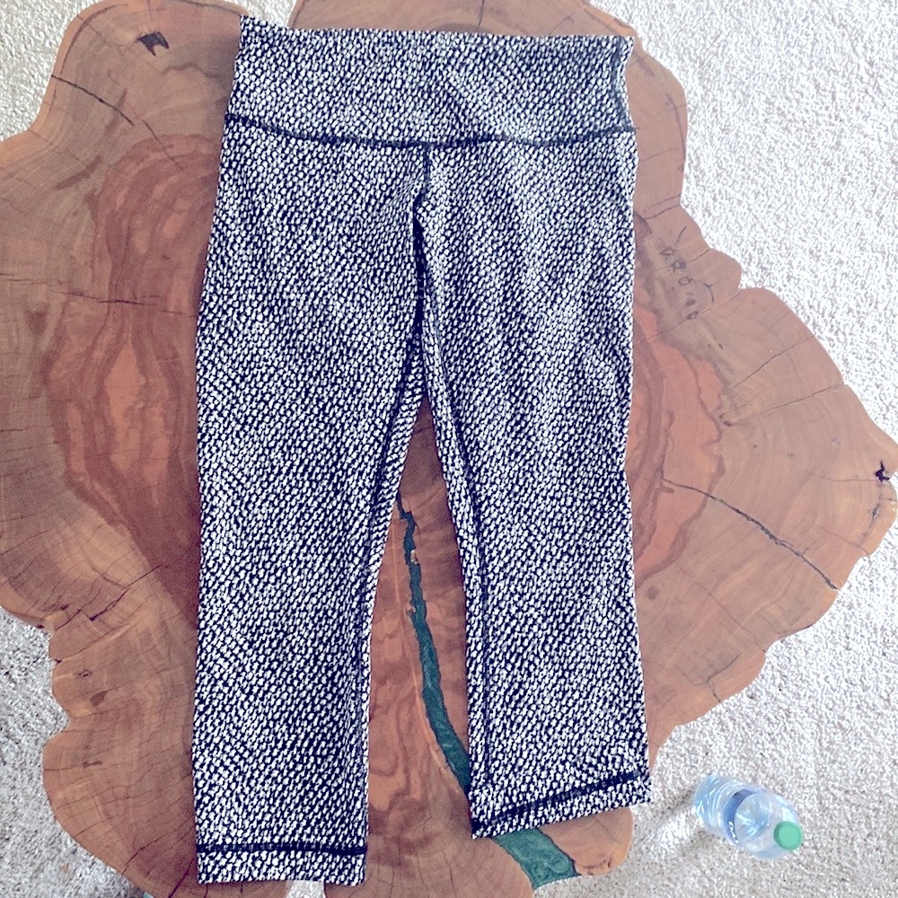 Lululemon Black And White Pattern Cropped Leggings